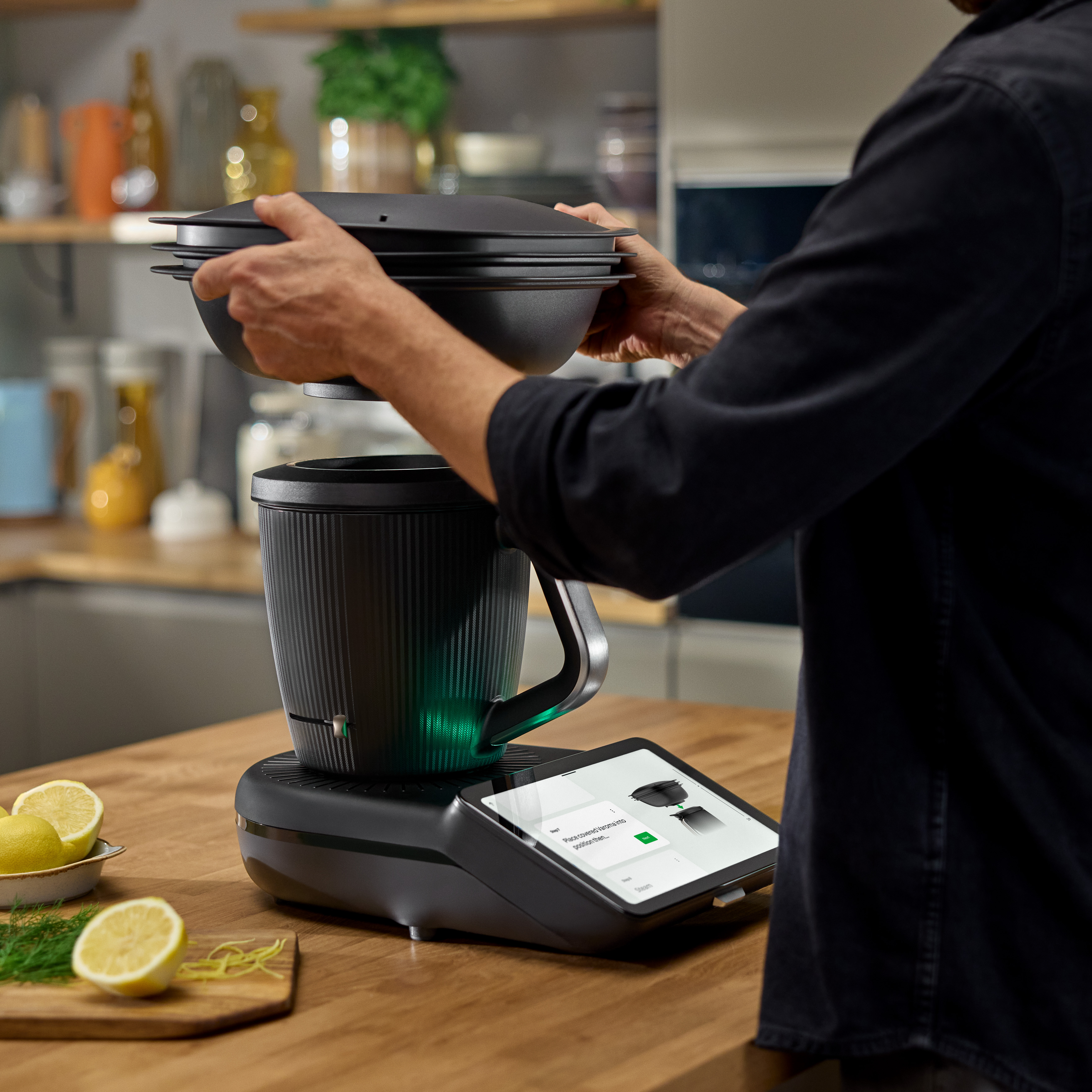int_master-en_thermomix_tm7-launch_Functionality_Photos_Lifestyle_1223_1x1.jpg
