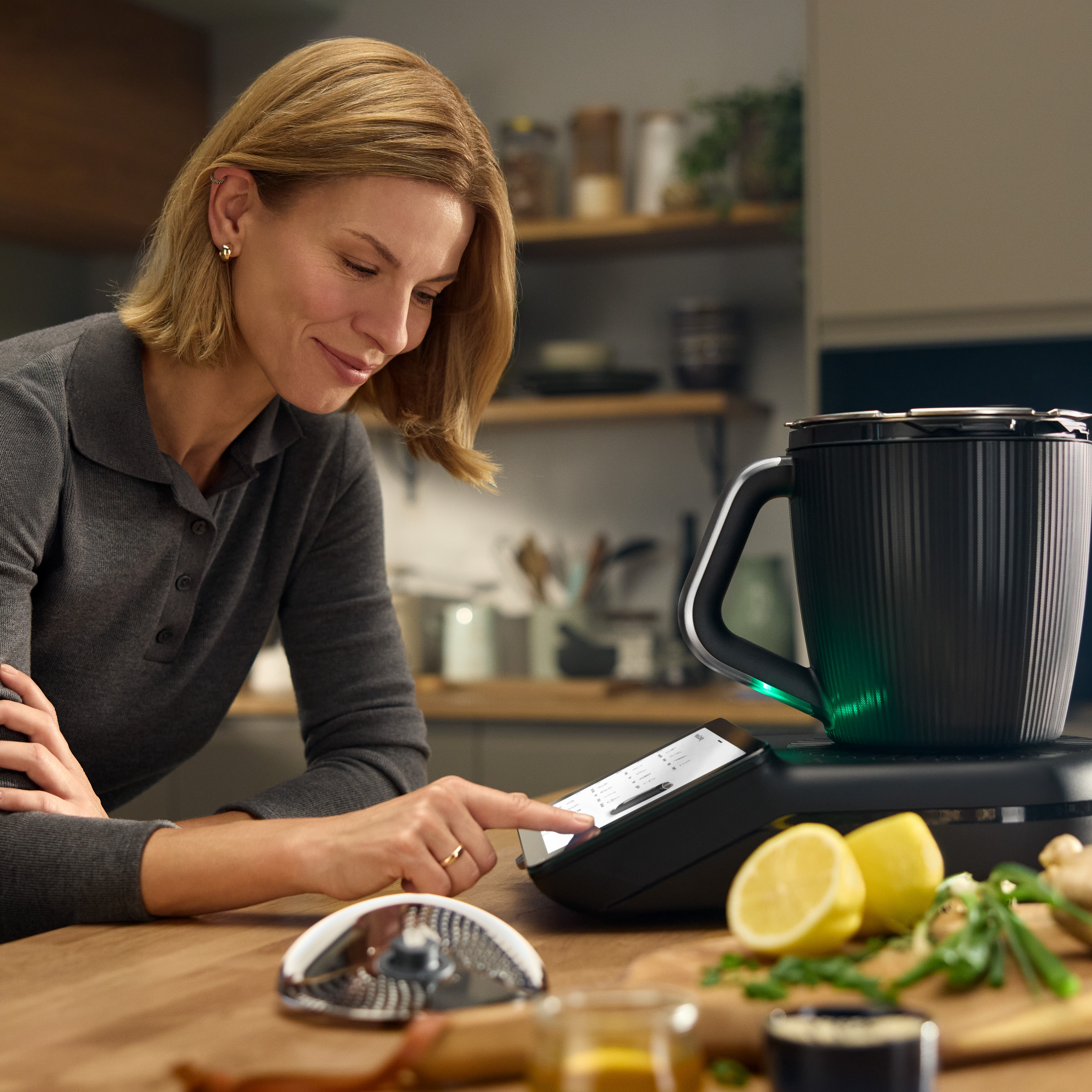 int_master-en_thermomix_tm7-launch_Functionality_Photos_Lifestyle_0205_1x1.jpg